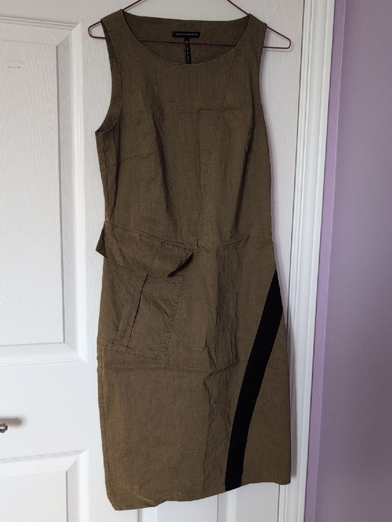 Sarah Pacini Dresses & Skirts - EUC Sarah Pacini Mustard Shift Dress with Black Accent